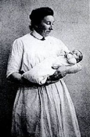 Hebamme bei der Ausübung ihrer arbeit in dieser Zeit (Quelle Wikipedia))